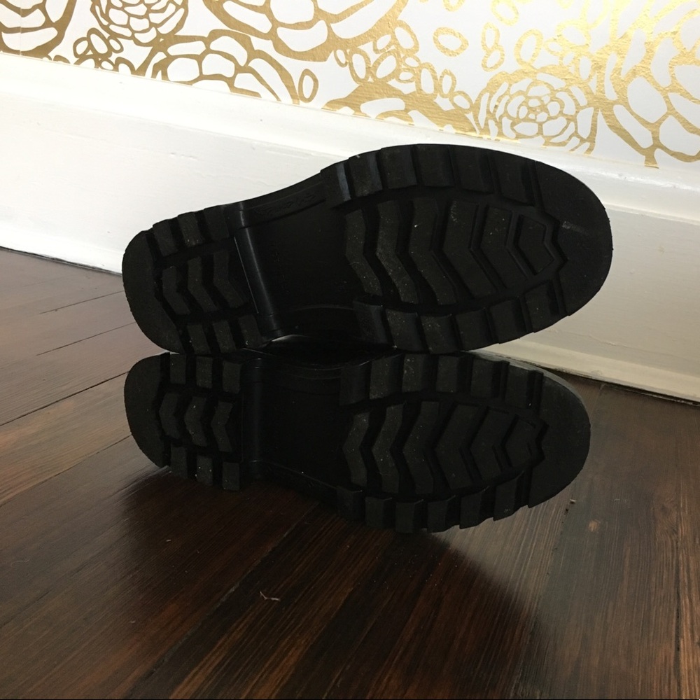 Burberry Black Rain Boots with Beige/White Check Cuff - Picture 4 of 6